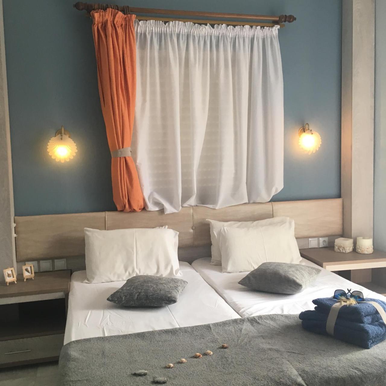 Dionisos Palms Apartments Paralia Dionysiou Exterior foto